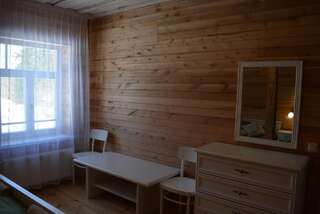 Гостевой дом Guest House Ziedkalni Dūmele Двухместный номер с 1 кроватью и общей ванной комнатой-4